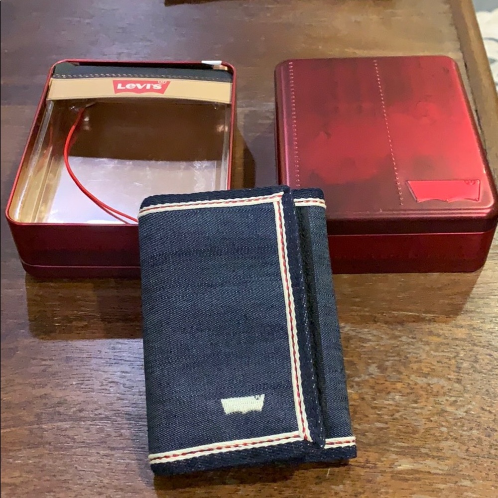 Levi’s denim/cotton wallet